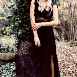 🤩ZARA SEXY LONG LACE DRESS BLACK - Size XS
Vestido Sexy de Encaje Negro